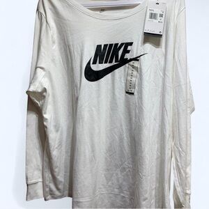 Nike Women's White Long Sleeve Tee